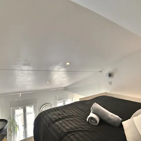 Precieux - Parking Gratuit, Climatisation, Tv 4k, Fibre, Terrasse, Entierement Renove Apartment *