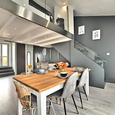 Apartment Precieux - Parking Gratuit, Climatisation, Tv 4k, Fibre, Terrasse, Entierement Renove