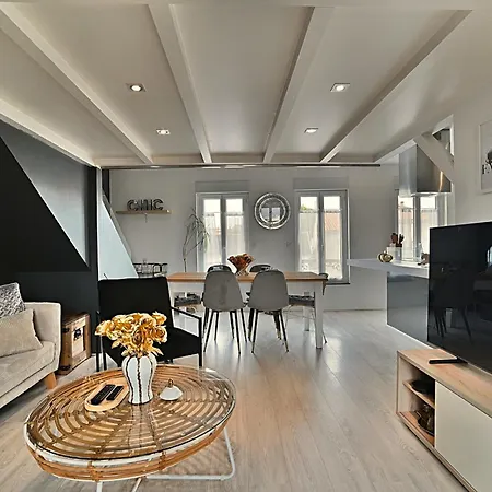Precieux - Parking Gratuit, Climatisation, Tv 4k, Fibre, Terrasse, Entierement Renove